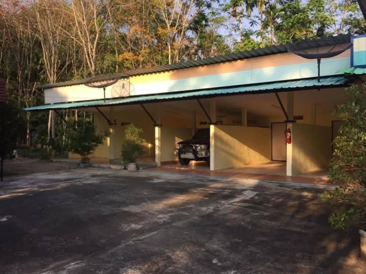 Song Pee Nong Resort Phattalung Phatthalung Esterno foto